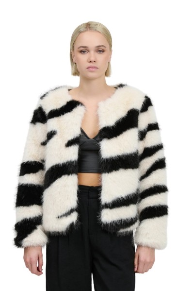 Influencer giacca in ecopelliccia animalier bj2307 — 805219040071906_1